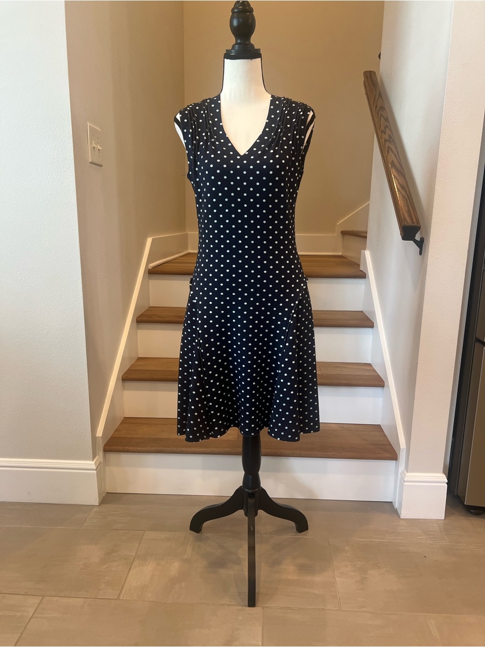 Polka Dot V-Neck Sleeveless Midi Dress in Navy